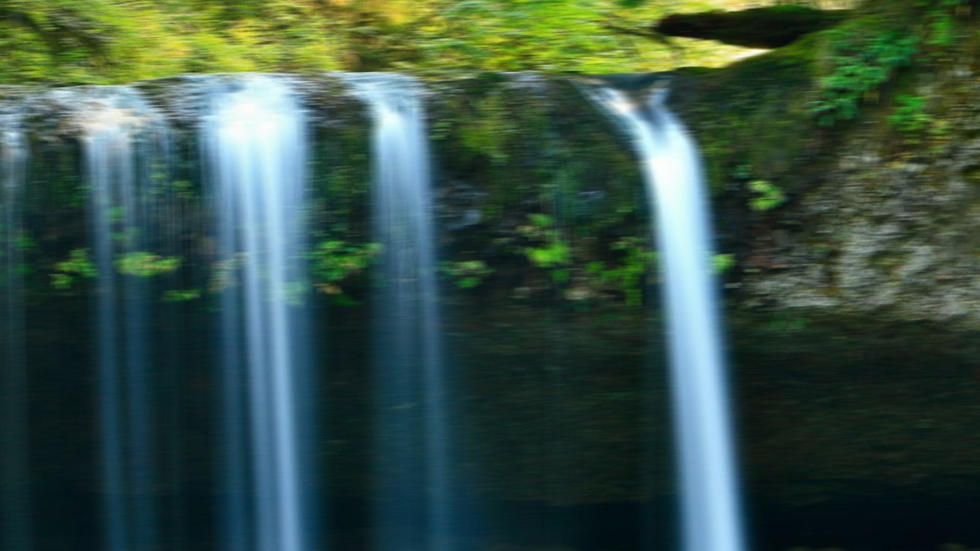 The same scene filmed shaky — blurred and jittery from a wobbly hand.